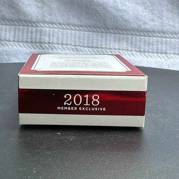 A Glistening Gift for You Hallmark Keepsake Christmas Tree Ornament from 2018 - Picture 5 of 6